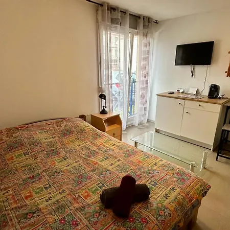 Appartement Equipe Avec Parking Numero 10 *